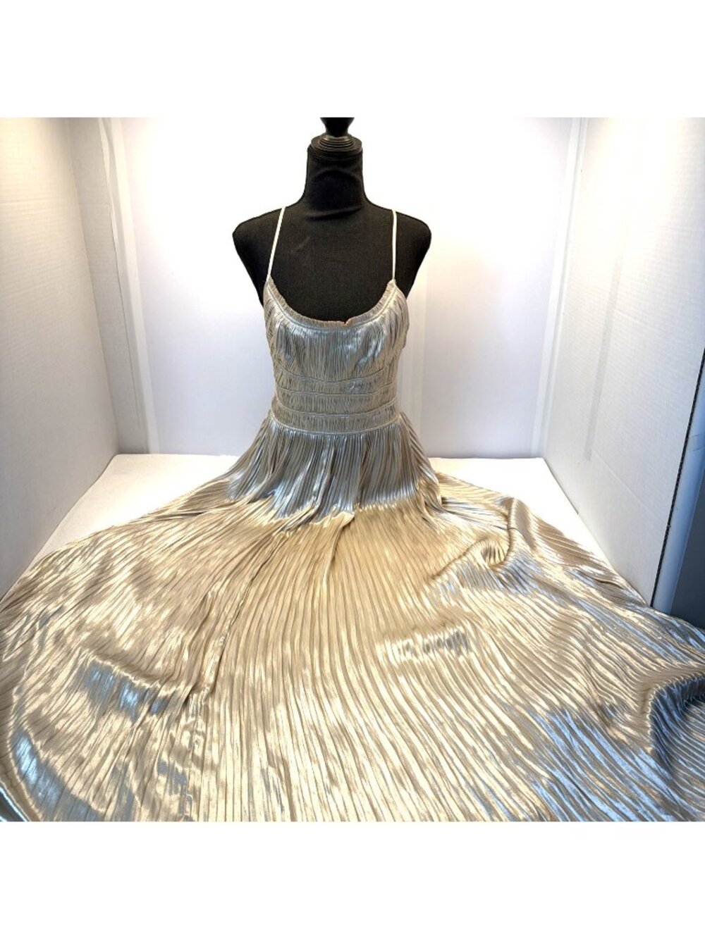 Ulla Johnson The Reine Pleated Gown Gold Back Zip Spaghetti Strap Sz 6 New
